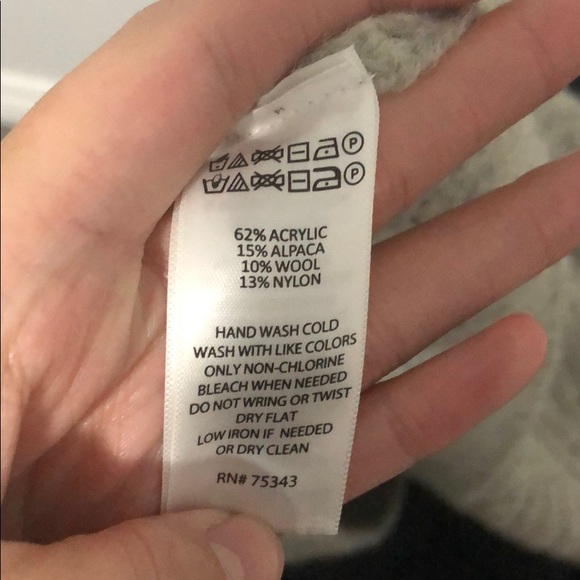 Oversized Knit Turtle Kneck - Picture 4 of 4